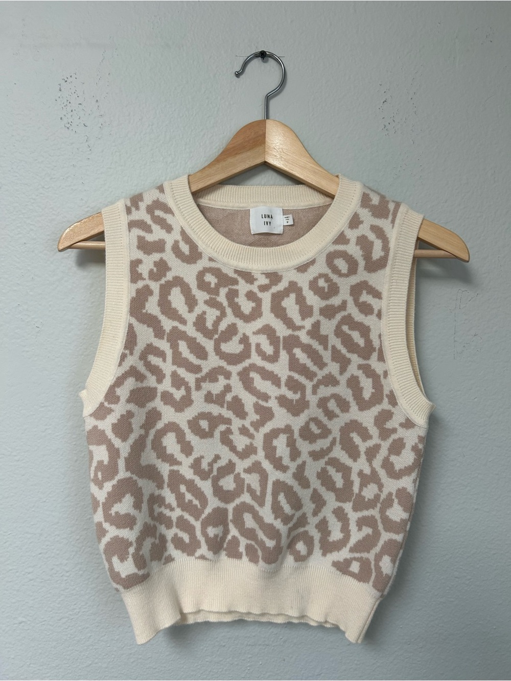 Luna Ivy Cream & Beige Leopard Knit Sleeveless Tank